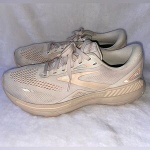 Brooks Adrenaline GTS 23 Women’s Running Shoes - Size 11 - Tan/Peach